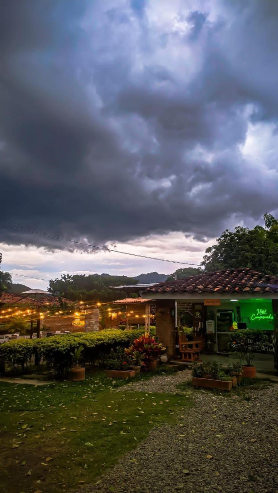 Hotel Campestre Campos Verdes Roldanillo エクステリア 写真