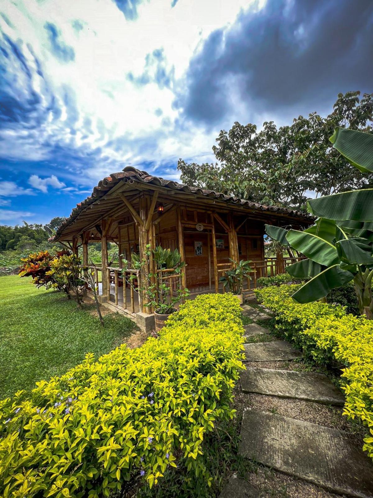 Hotel Campestre Campos Verdes Roldanillo エクステリア 写真